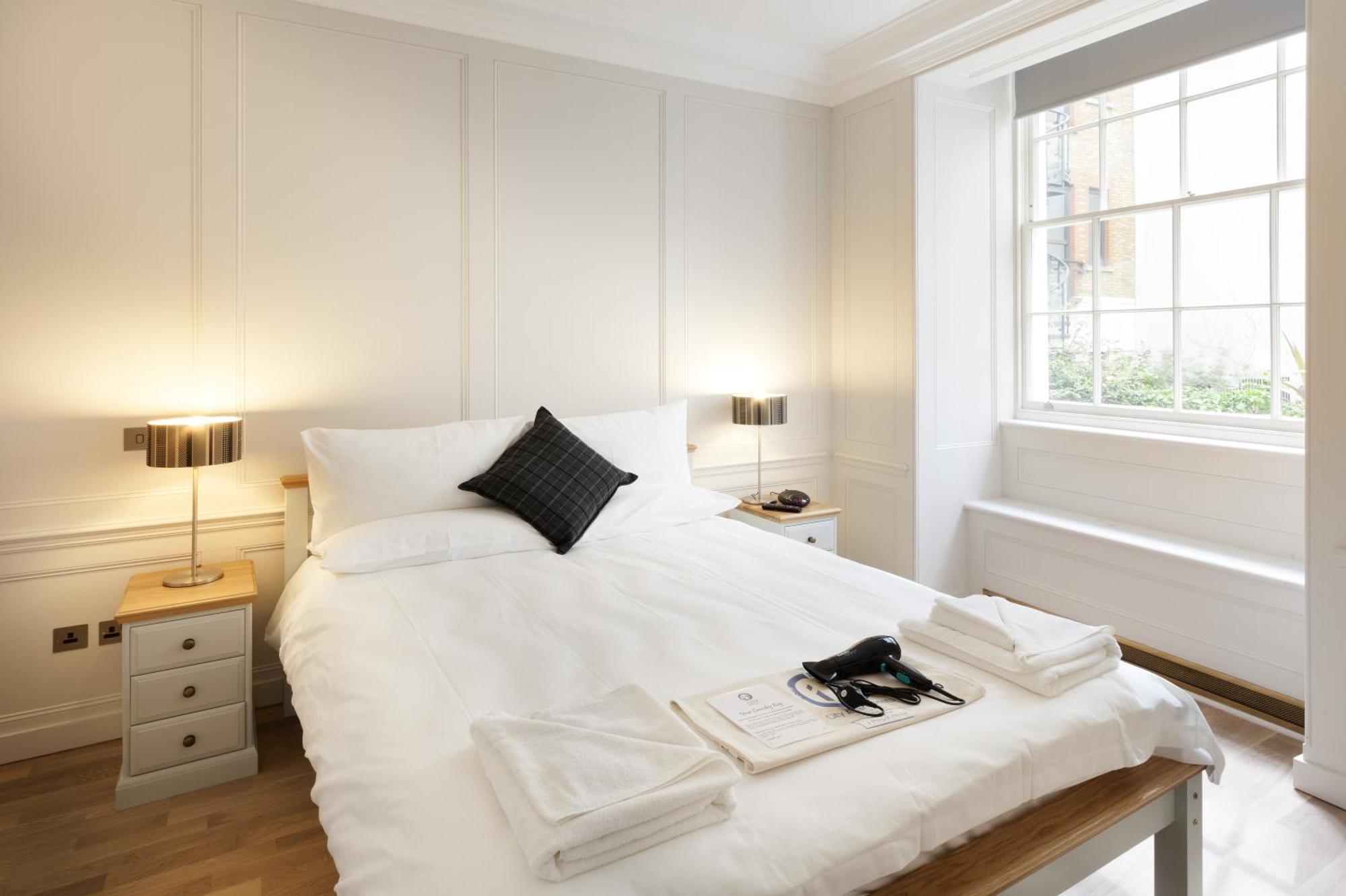 Bank Serviced By Lovelystay Londra