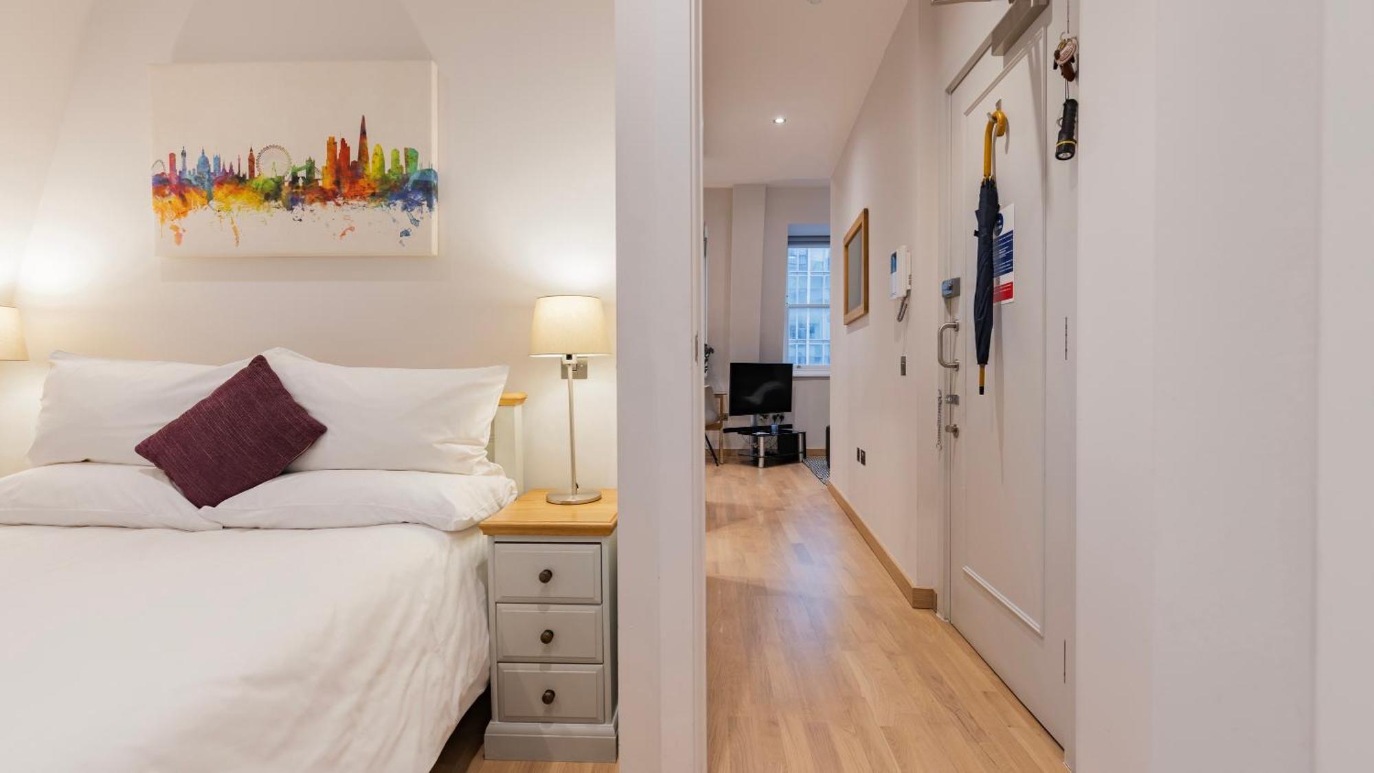 Bank Serviced By Lovelystay * Londra