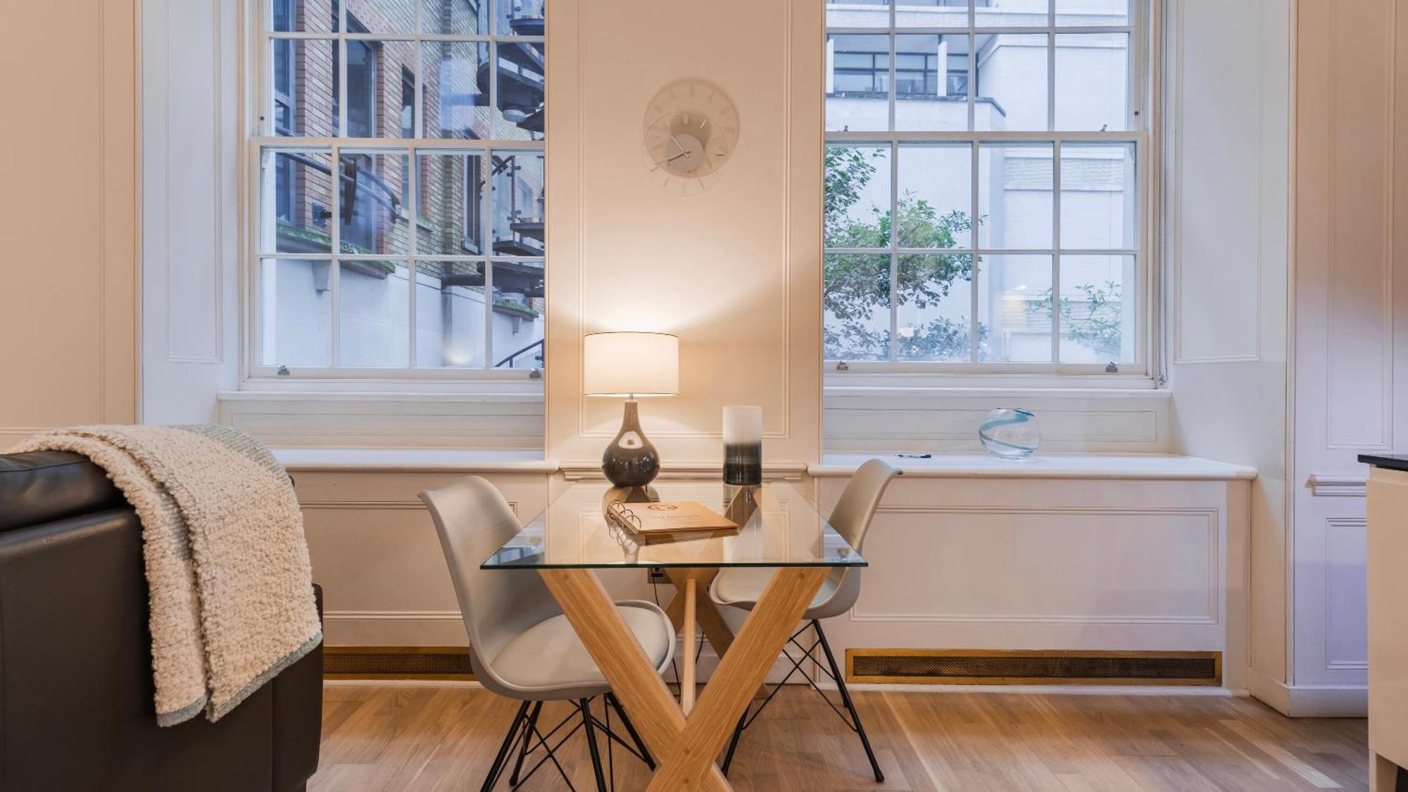 Bank Serviced By Lovelystay Aparthotel Londra
